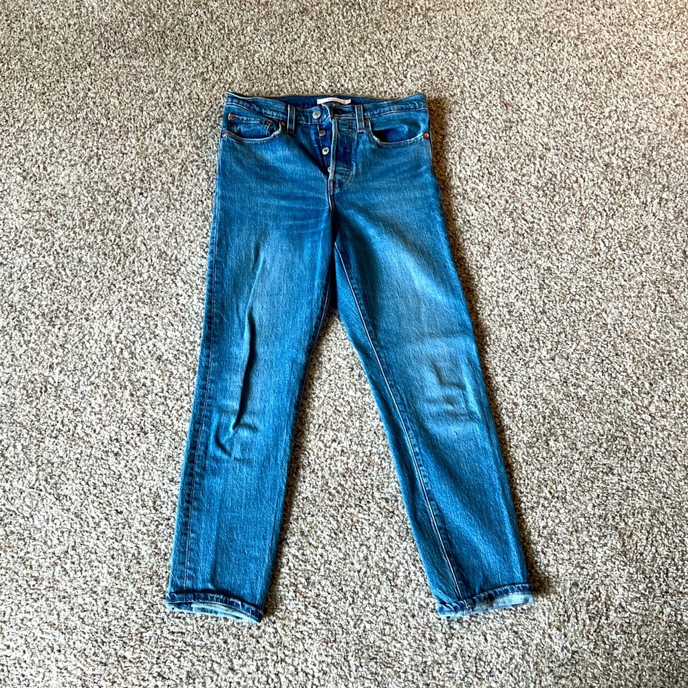 Levi’s Wedgie Fit Straight Leg Women’s Jeans in Dark Wash